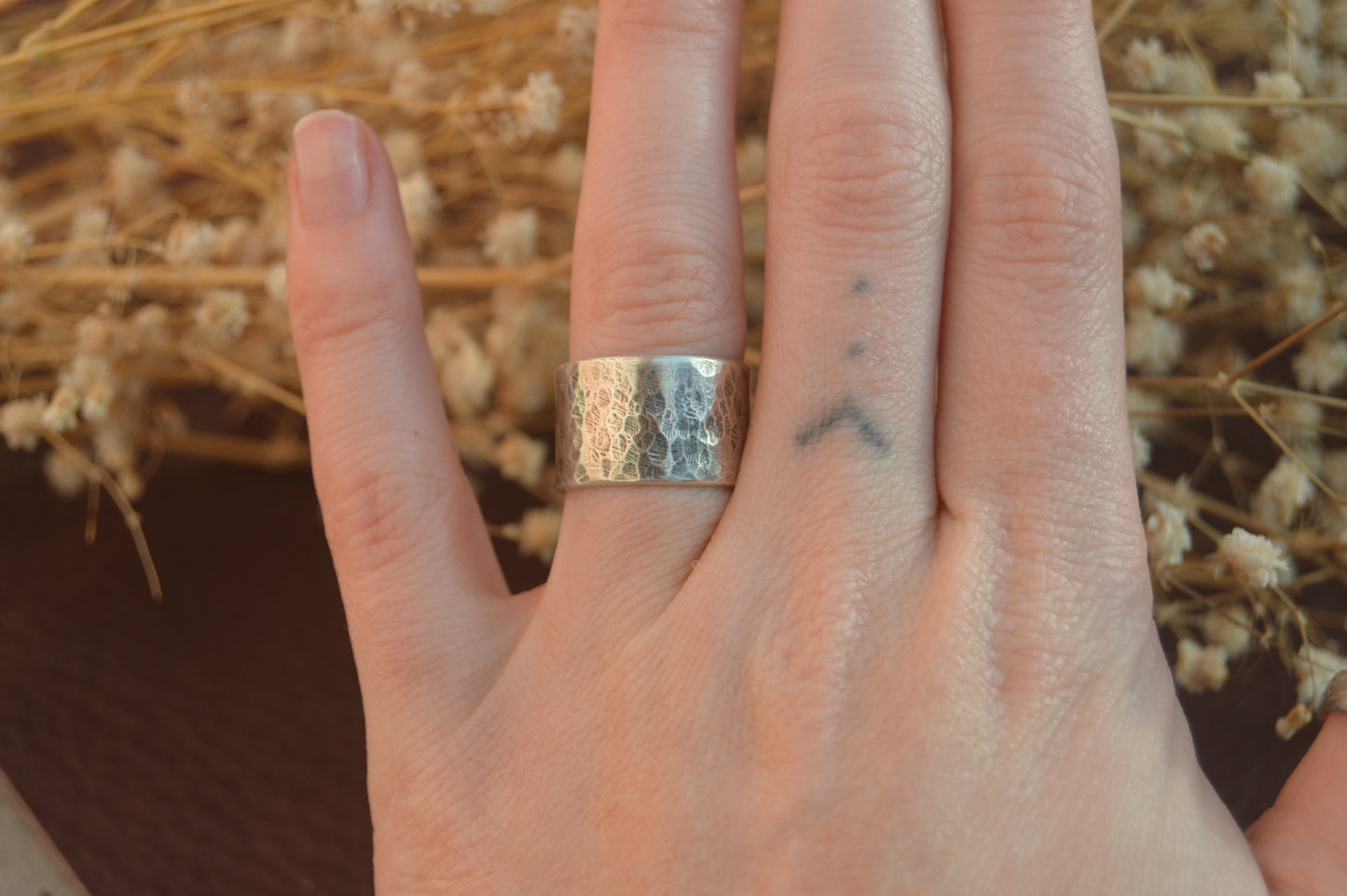 Thick Hammered band