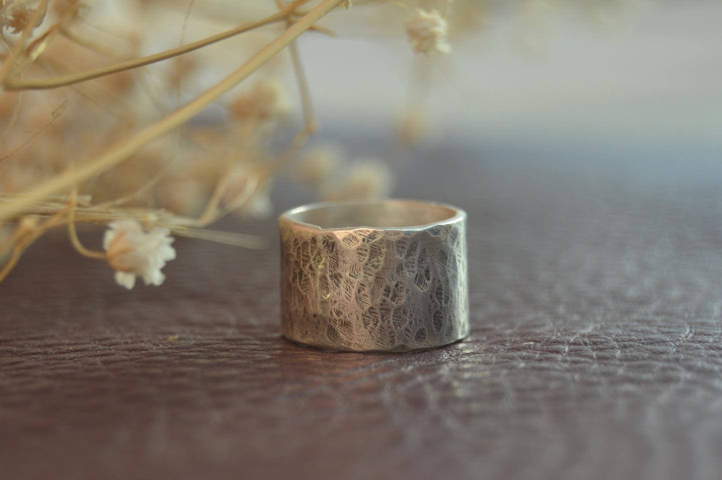 Thick Hammered band